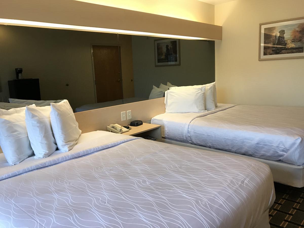 Mariner'S Village Resort Carlyle Экстерьер фото
