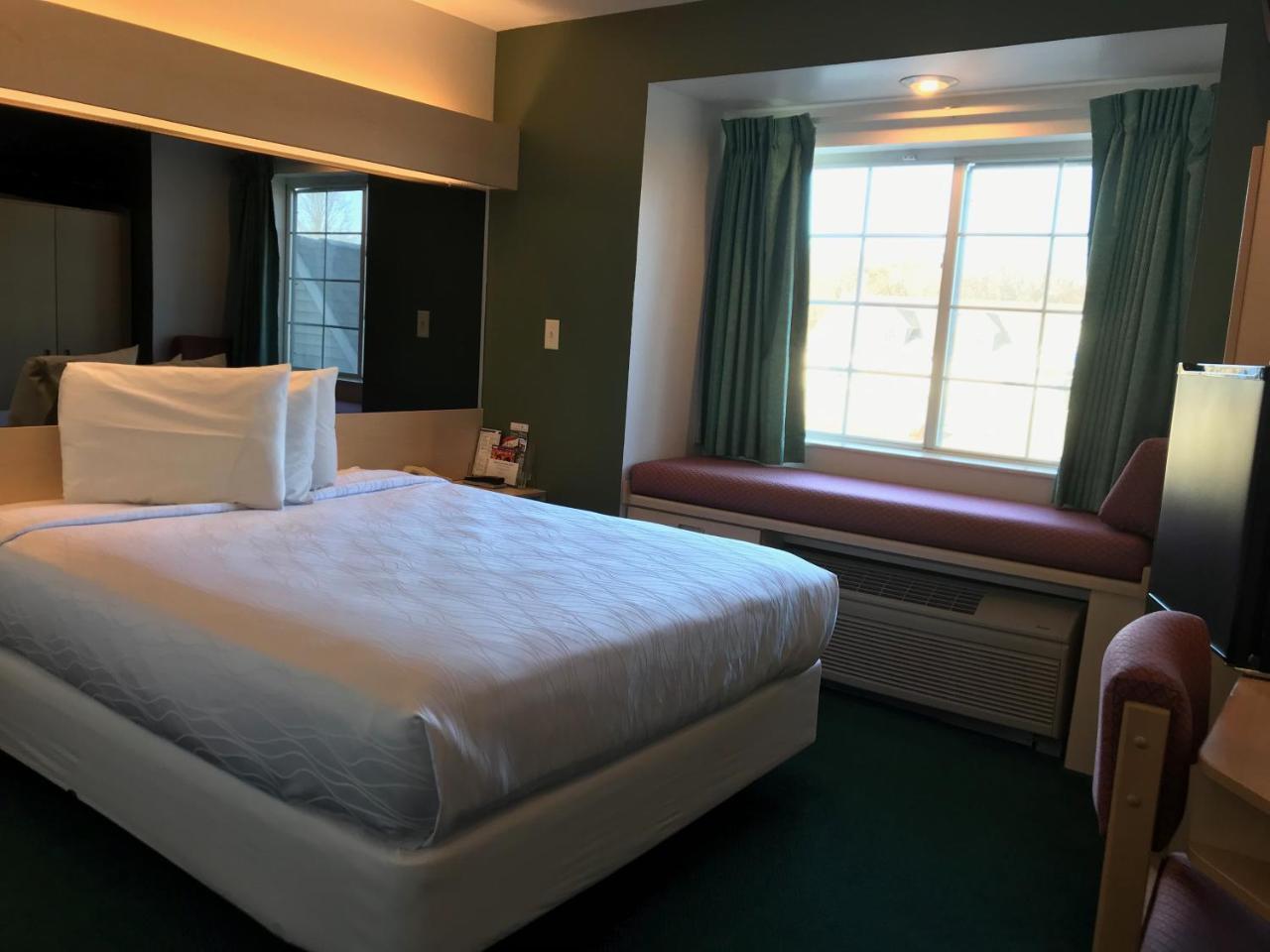 Mariner'S Village Resort Carlyle Экстерьер фото