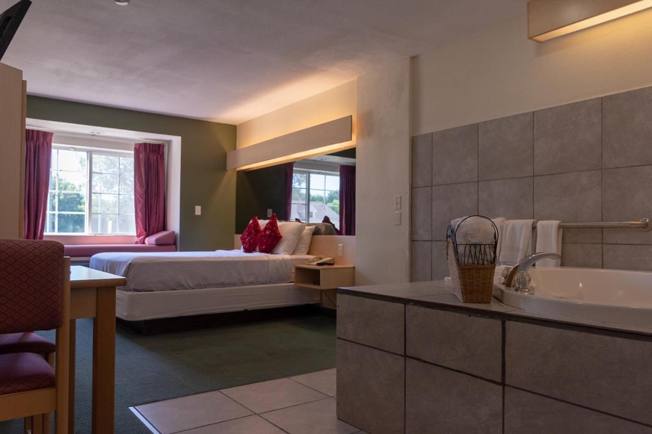 Mariner'S Village Resort Carlyle Экстерьер фото